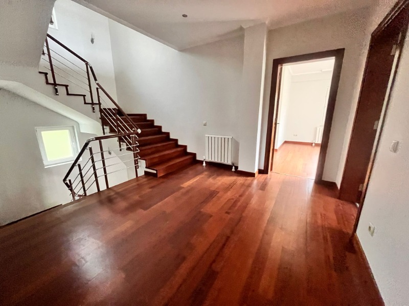 REMAX7TEPE'DEN ORMAN MANZARASIYLA GÜNE BAŞLAYACAĞINIZ VİLLA