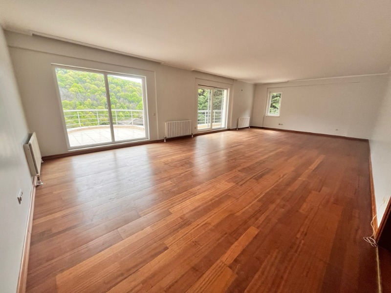 REMAX7TEPE'DEN ORMAN MANZARASIYLA GÜNE BAŞLAYACAĞINIZ VİLLA