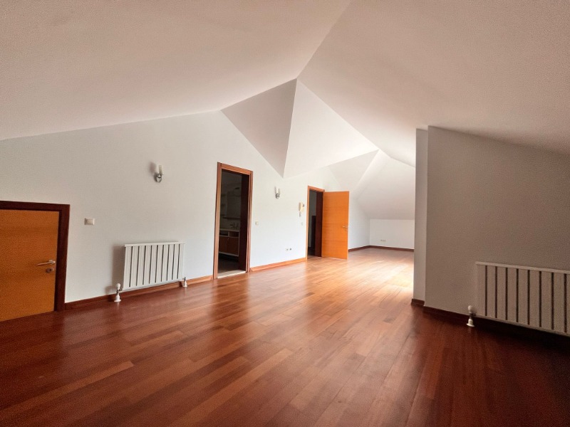 REMAX7TEPE'DEN ORMAN MANZARASIYLA GÜNE BAŞLAYACAĞINIZ VİLLA
