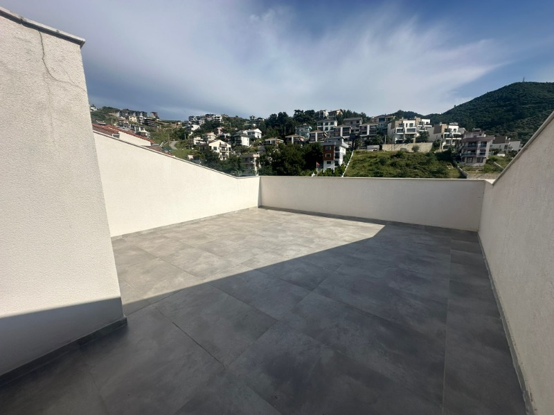ÇETIN EMEÇ'TE SATILIK TRIPLEKS 4+1 BAHÇELİ VE TERASLI DAİRE.