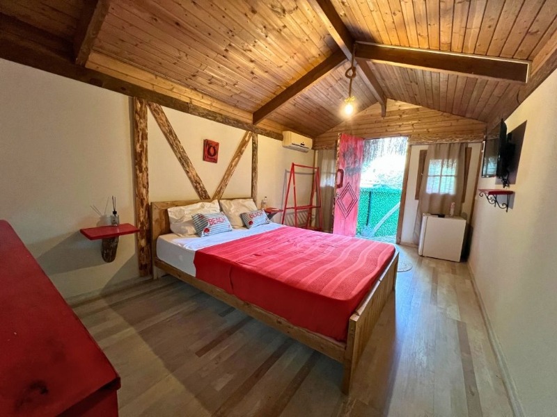 GÜMÜŞLÜK KÖY İÇİNDE DEVREN SATILIK CAMPİNG TESİSİ