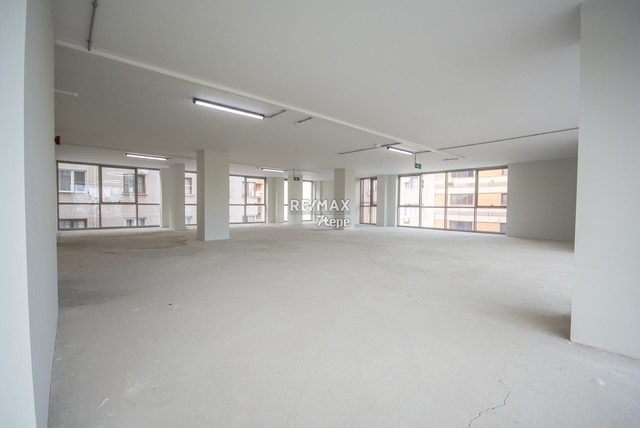 E-5 CEPHELİ KOMPLE KİRALIK 4.000 M2 TİCARİ BİNA