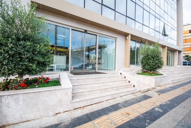 E-5 CEPHELİ KOMPLE KİRALIK 4.000 M2 TİCARİ BİNA