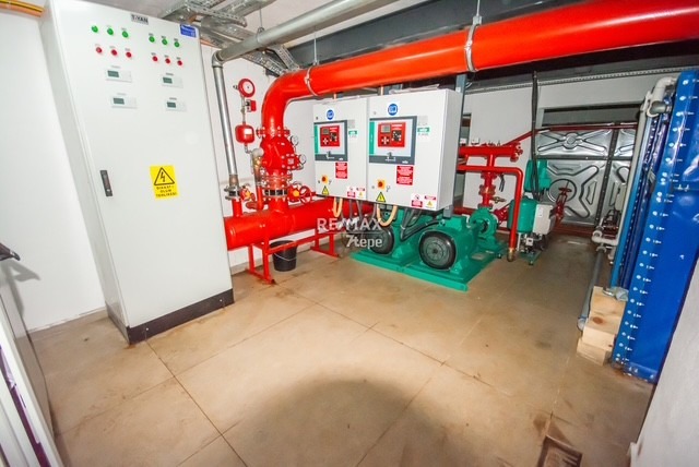 E-5 CEPHELİ KOMPLE KİRALIK 4.000 M2 TİCARİ BİNA