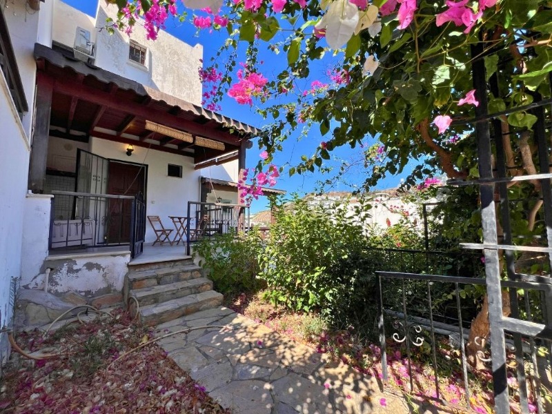 GÜNDOĞAN EGE TATİL SİTESİ ÖN SIRADA DENİZ MANZARALI PLAJLI VİLLA