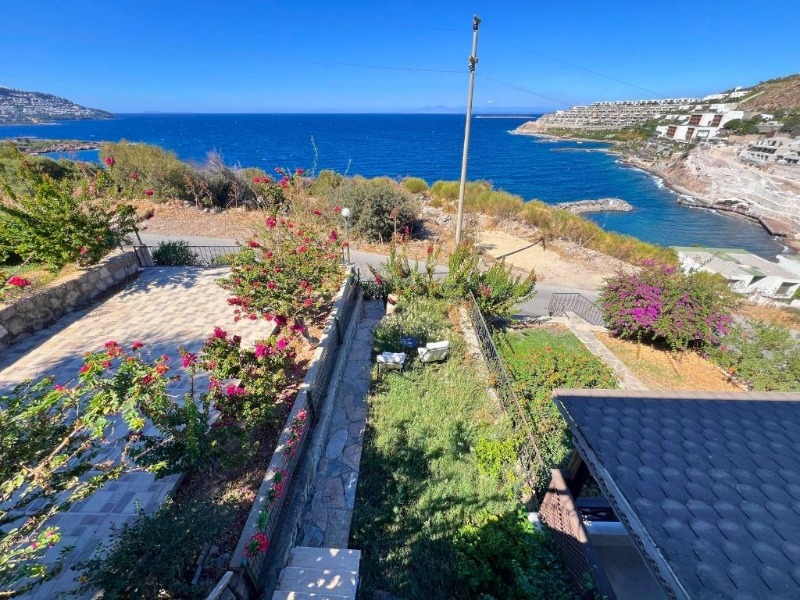 GÜNDOĞAN EGE TATİL SİTESİ ÖN SIRADA DENİZ MANZARALI PLAJLI VİLLA