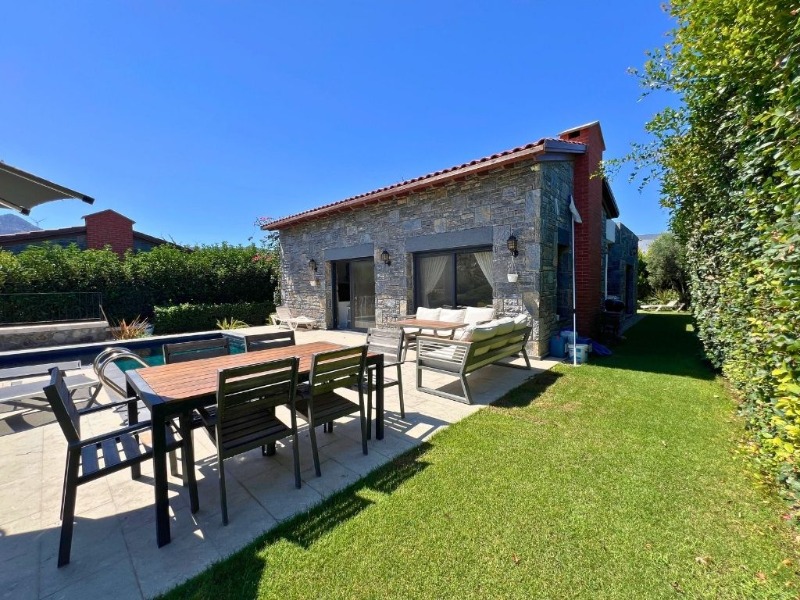 YALIKAVAK MARİNAYA YÜRÜME MESAFESİNDE TEK KAT MÜSTAKİL TAŞ VİLLA