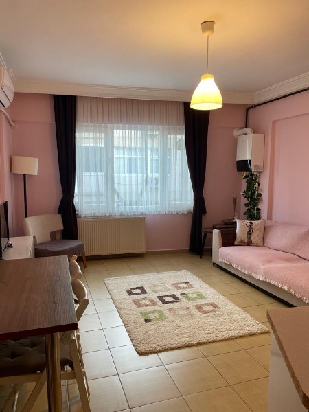 YEŞİLKÖY DE KİRALIK EŞYALI 1+1 DAİRE