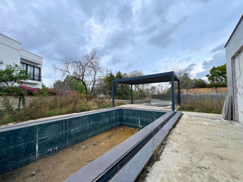 YALIKAVAK MERKEZ 600 M2 ARSA PAYLI MÜSTAKİL HAVUZLU 6+1 VİLLA