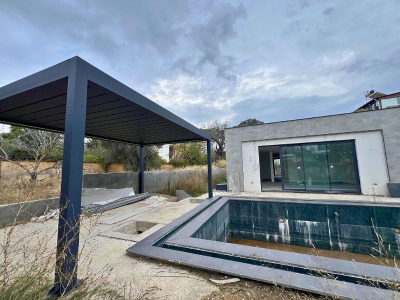 YALIKAVAK MERKEZ 600 M2 ARSA PAYLI MÜSTAKİL HAVUZLU 6+1 VİLLA