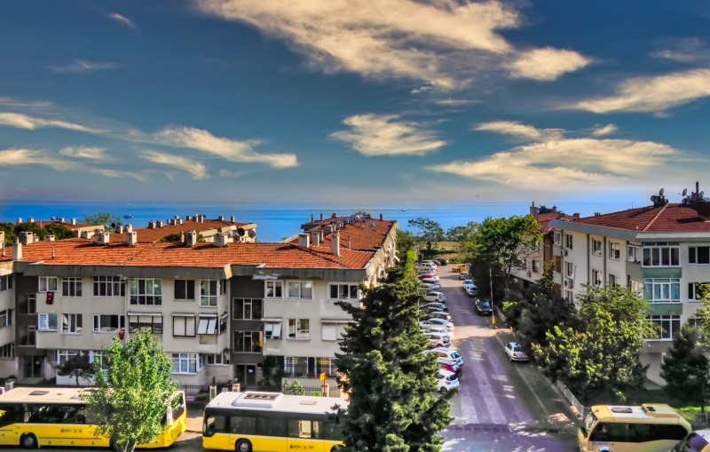 YEŞİLKÖY'DE DENİZ MANZARALI SATILIK DUBLEKS DAİRE