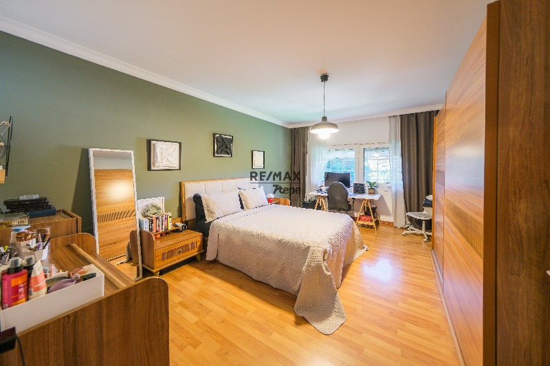 ACARKENT'TE MERKEZI KONUMLU VE BÜYÜK BAHÇELİ SATILIK VILLA