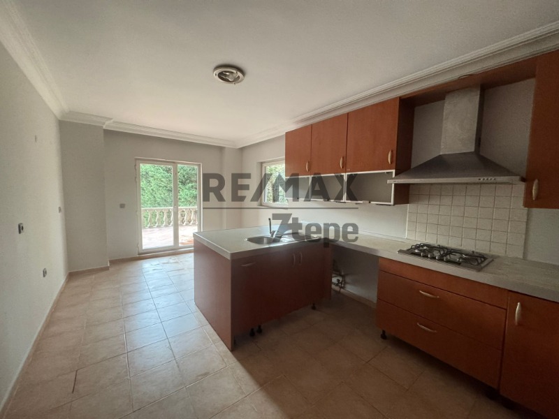 ACARKENT SİTESİNDE BAHÇE KULLANIMLI ÇATI TRİPLEKS KİRALIK VİLLA