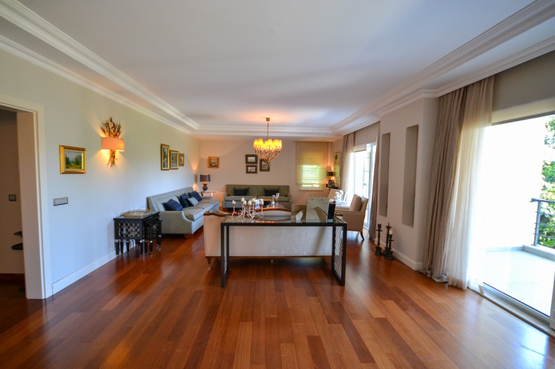 MASAL EVLER MANZARALI EŞSİZ SATILIK VİLLA