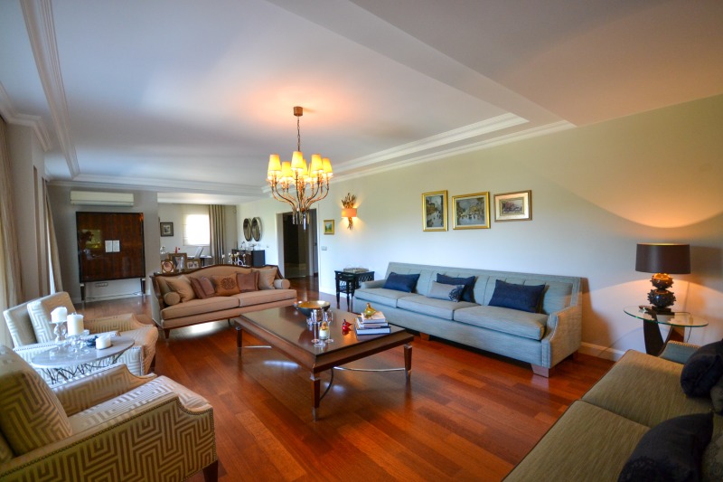 MASAL EVLER MANZARALI EŞSİZ SATILIK VİLLA