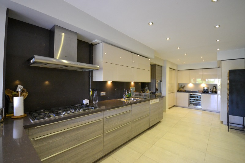 MASAL EVLER MANZARALI EŞSİZ SATILIK VİLLA