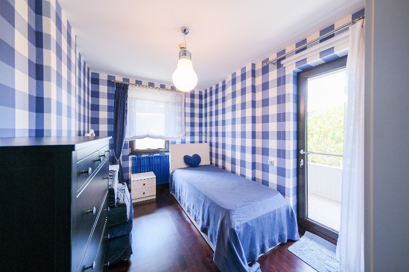 REMAX7TEPE'DEN ACARKENT'iN EN PRESTiJLi SOKAĞINDA SATILIK ViLLA