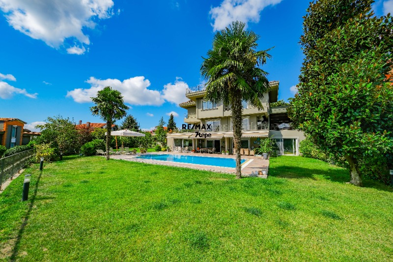 TEK YETKİLİ REMAX7TEPE'DEN KÖŞE KONUMLU SATILIK C TİPİ VİLLA