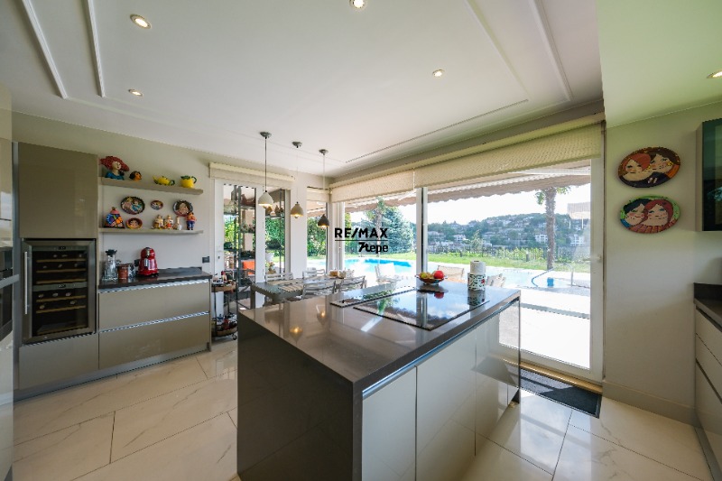 TEK YETKİLİ REMAX7TEPE'DEN KÖŞE KONUMLU SATILIK C TİPİ VİLLA