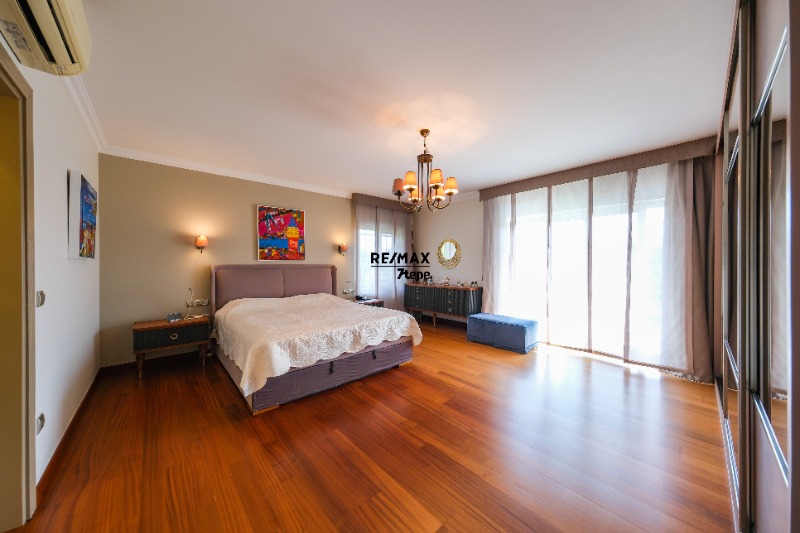 TEK YETKİLİ REMAX7TEPE'DEN KÖŞE KONUMLU SATILIK C TİPİ VİLLA