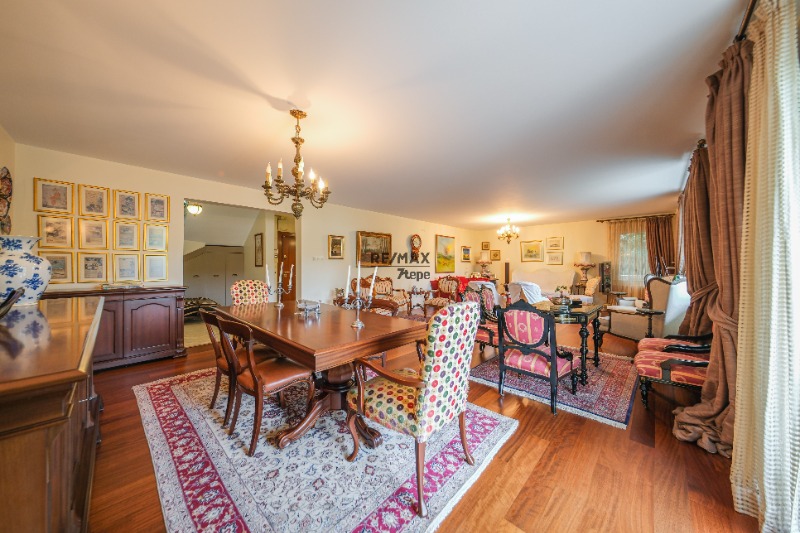 REMAX7TEPE'DEN ACARKENT'TE BAHÇE KULLANIMLI ÇATI TRİPLEKS VİLLA