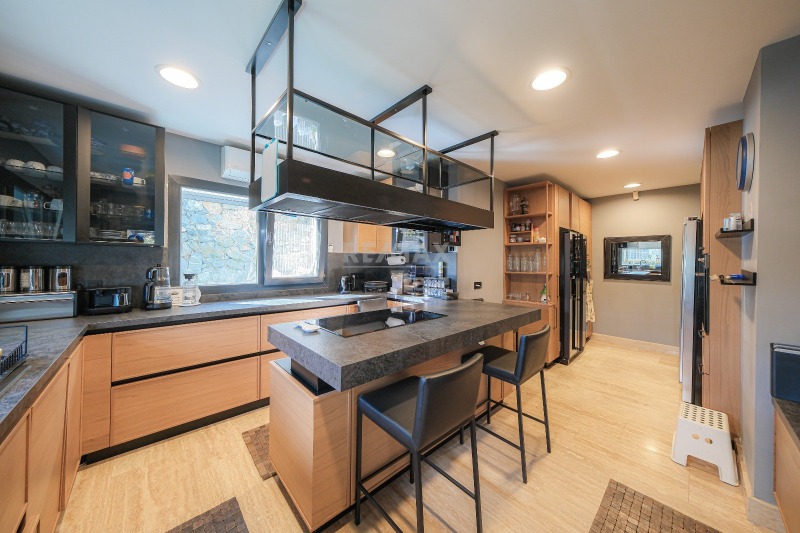 TEK YETKİLİ REMAX7TEPE 'DEN ACARKENT 'TE SATILIK VİLLA