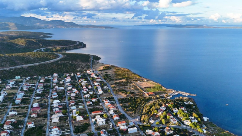 URLA GÜLBAHÇE’DE DENIZE SIFIR 6.079 M²  TURIZM IMARLI ARSA.