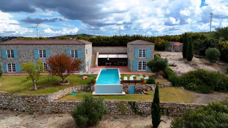 ÇEŞME OVACIK'TA 6.528 M2 İÇERİSİNDE 7+3 ÖZEL VİLLA.