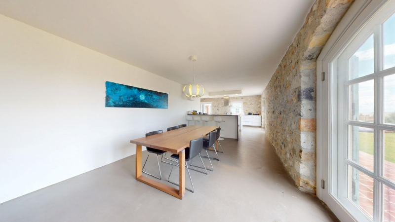 ÇEŞME OVACIK'TA 6.528 M2 İÇERİSİNDE 7+3 ÖZEL VİLLA.