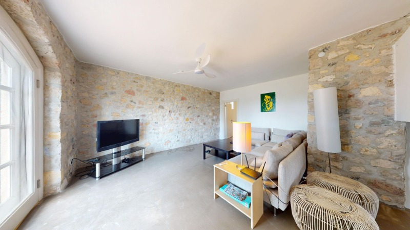 ÇEŞME OVACIK'TA 6.528 M2 İÇERİSİNDE 7+3 ÖZEL VİLLA.