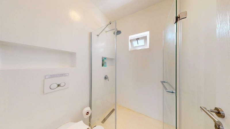 ÇEŞME OVACIK'TA 6.528 M2 İÇERİSİNDE 7+3 ÖZEL VİLLA.