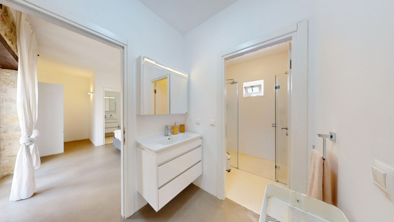 ÇEŞME OVACIK'TA 6.528 M2 İÇERİSİNDE 7+3 ÖZEL VİLLA.