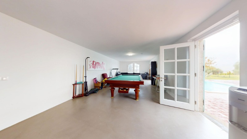 ÇEŞME OVACIK'TA 6.528 M2 İÇERİSİNDE 7+3 ÖZEL VİLLA.