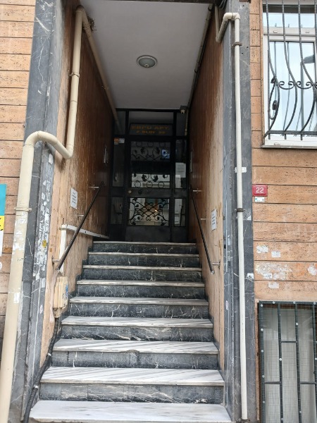 REMAX7TEPEDEN BEŞİKTAŞTA KİRALIK 2+1 DAİRE