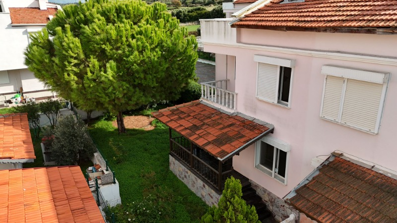 ÇEŞME ALTINKUM'DA SATILIK 3+1 VILLA.