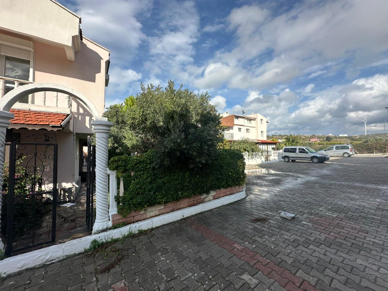 ÇEŞME ALTINKUM'DA SATILIK 3+1 VILLA.
