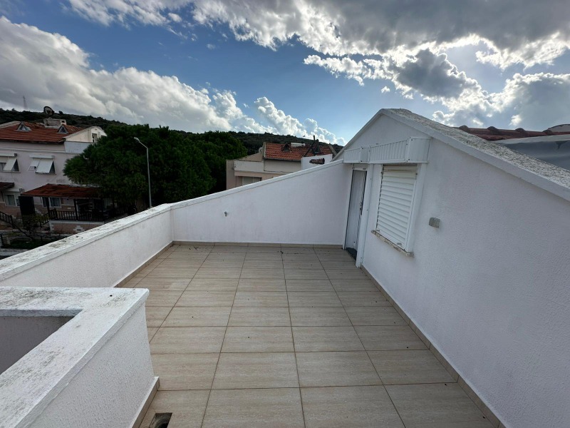 ÇEŞME ALTINKUM'DA SATILIK 3+1 VILLA.