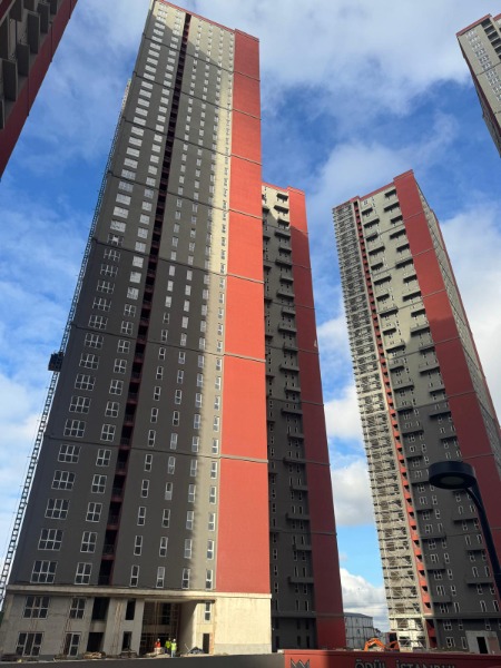 METROBÜSE YAKIN ÖDÜL İSTANBUL SİTESİN DE 3+1 SATILIK DAİRE