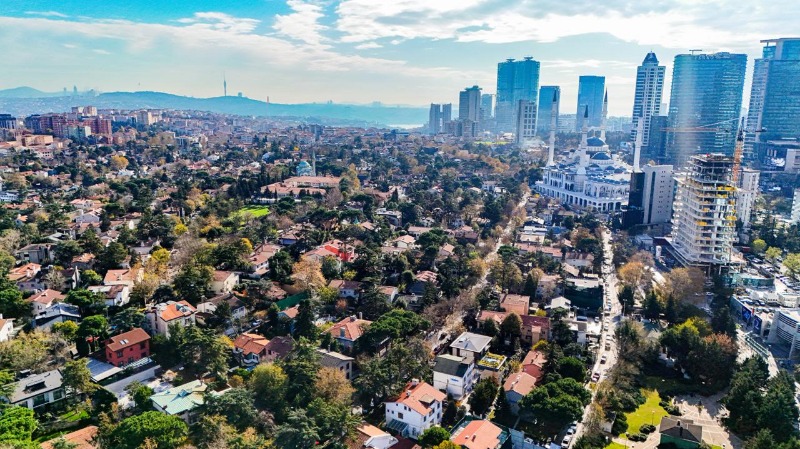 LEVENT KARANFİL SOKAKTA EŞSİZ KONUMDA 650 m² LÜKS MÜSTAKİL VİLLA