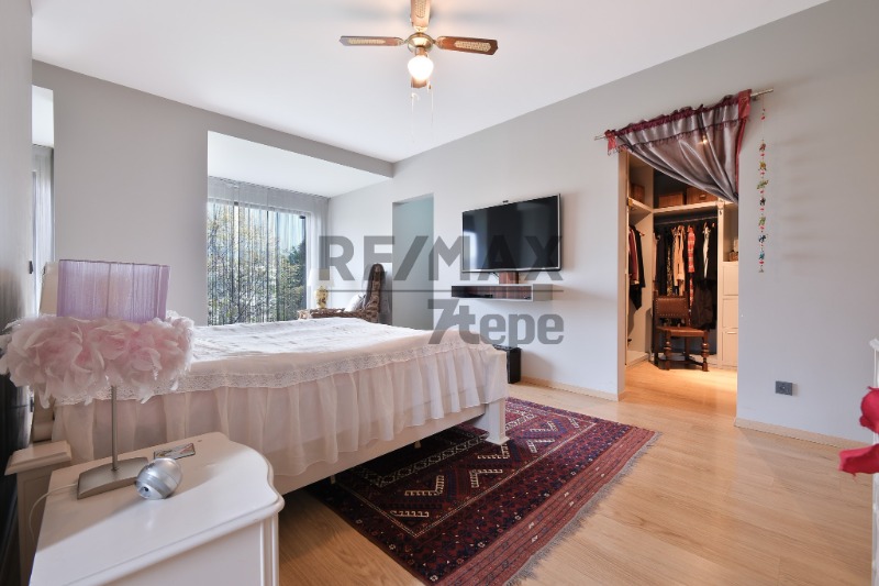 ACARKENT'TE ÖNÜ TAMAMEN AÇIK , HAVUZLU BAHÇE DUBLEKSİ