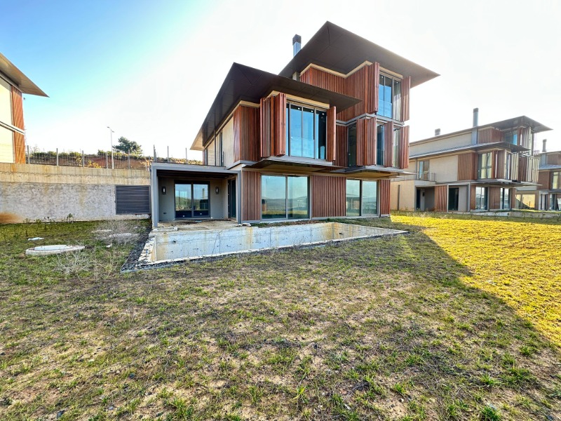 Tek yetkili Remax7tepe’den Düşler Vadisin’de H tipi Natamam Villa