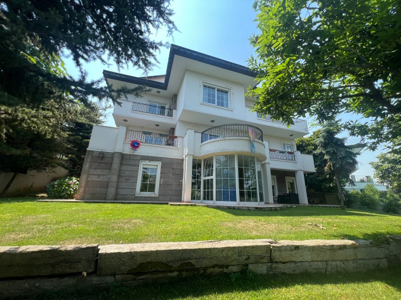 RE/MAX 7TEPEDEN ACARKENTTE BR TİPİ HAVUZLU KİRALIK VİLLA