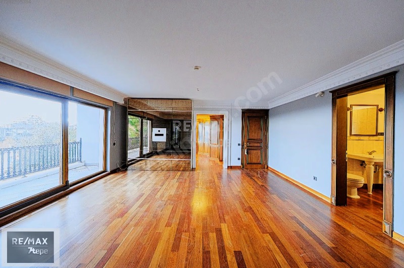 ACARKENTTE 2000 SONRASI İNŞA EDİLMİŞ, DOĞUŞTAN REVİZYON VİLLA