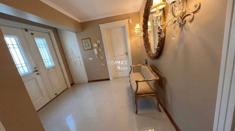 ACARKENT'TE SEÇKİN KONUMLU KİRALIK LÜKS VİLLA