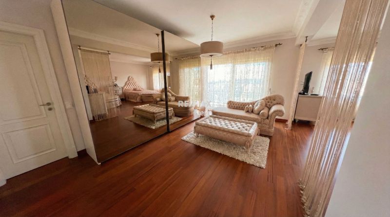 ACARKENT'TE SEÇKİN KONUMLU KİRALIK LÜKS VİLLA