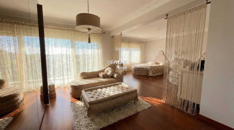 ACARKENT'TE SEÇKİN KONUMLU KİRALIK LÜKS VİLLA