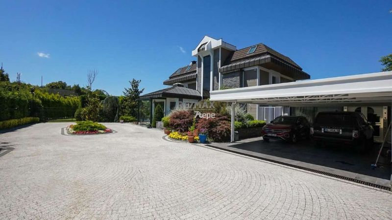 Boğaz Manzarasını Her Katında Yaşatan Acarkent Satılık Malikâne