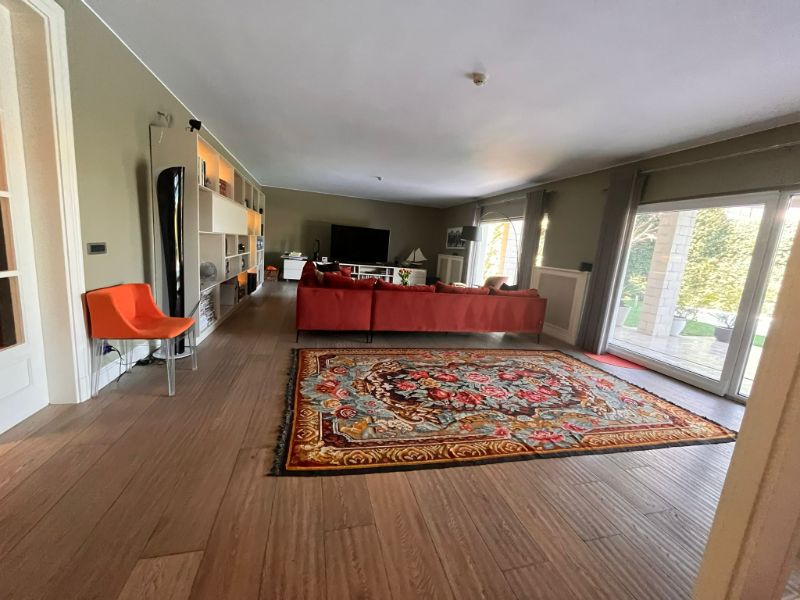 ACARKENT'TE SATILIK MODERN , KOMPAKT VİLLA 