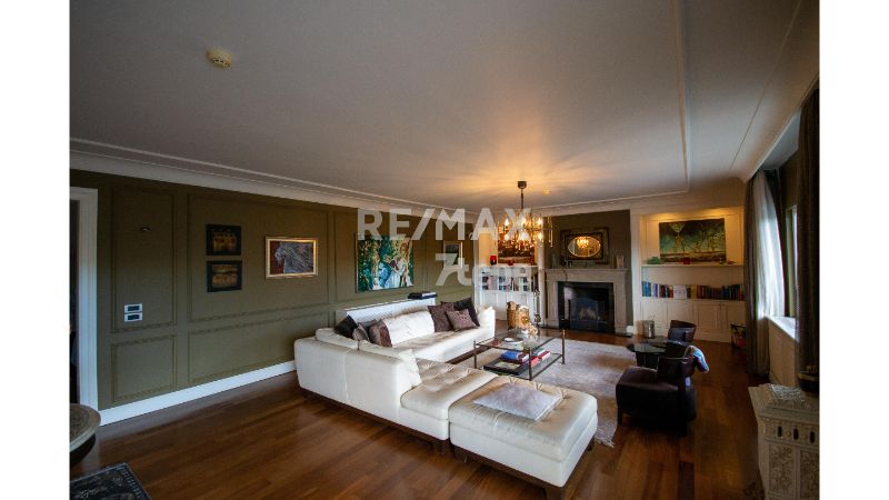 ACARKENT'TE SATILIK MODERN , KOMPAKT VİLLA 