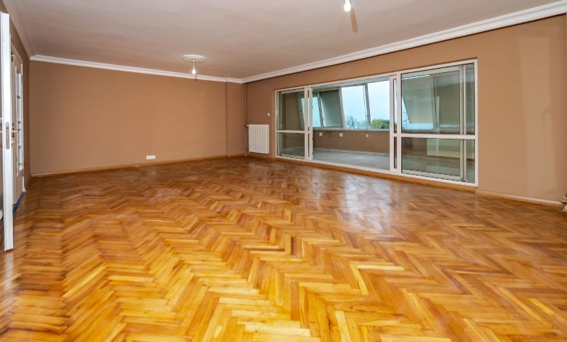 YEŞİLKÖYDE'DE DENIZ VE HAVUZ MANZARALI   KİRALIK  4+1  DAİRE